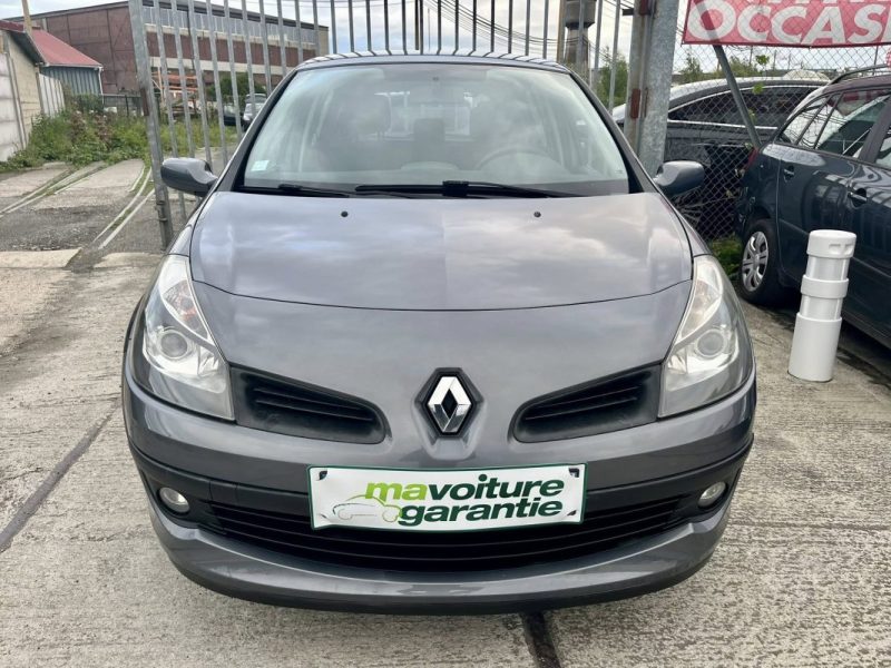 RENAULT CLIO 3 DYNAMIQUE 1.6 16 V 110 CH
