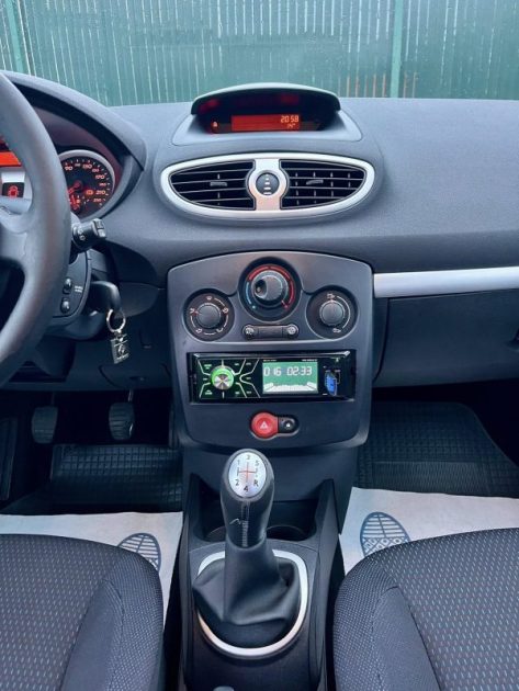 RENAULT CLIO 3 DYNAMIQUE 1.6 16 V 110 CH