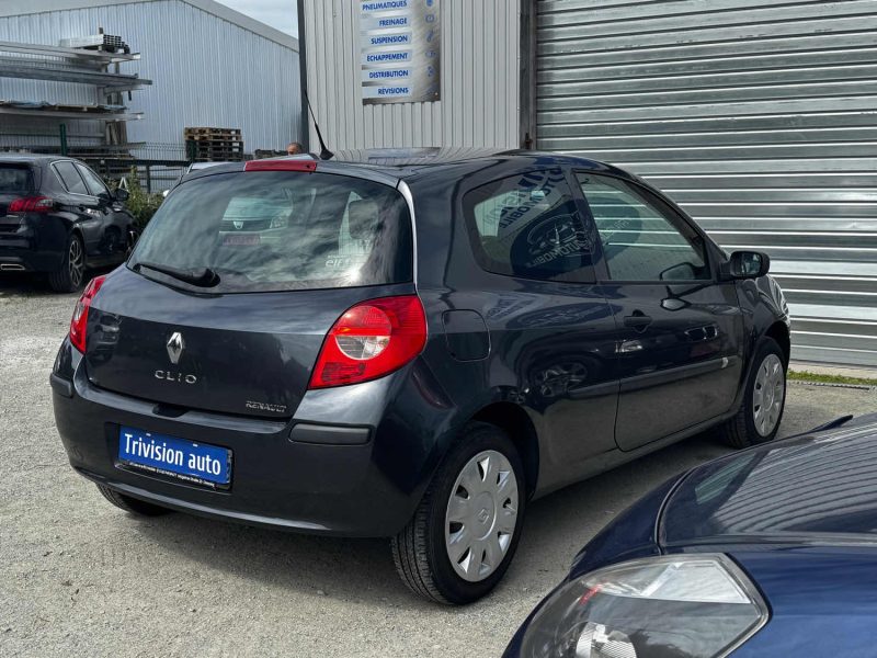 RENAULT CLIO 1.2 75 CH  2007