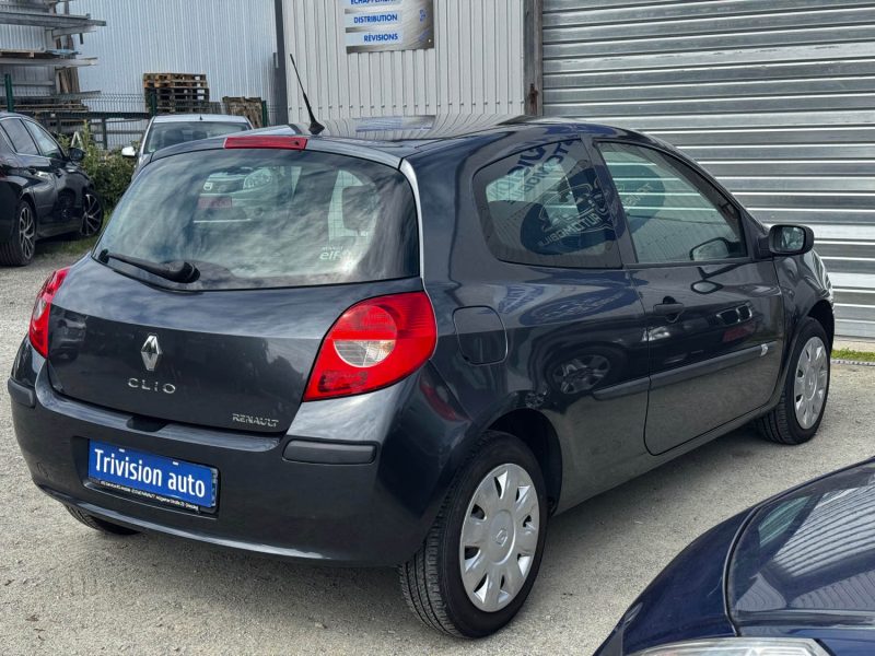 RENAULT CLIO 1.2 75 CH  2007