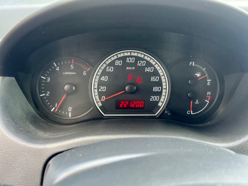 SUZUKI SWIFT 1.3 75CH