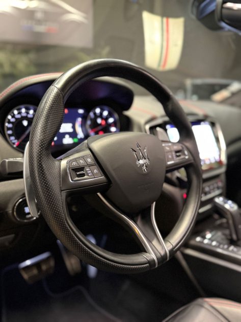 MAGNIFIQUE MASERATI GHIBLI 2.0 L4 330CH HYBRID GRAND SPORT (TOIT OUVRANT, INTERIEURE SPORTIVE,)⭐️⭐️⭐️⭐️⭐️
