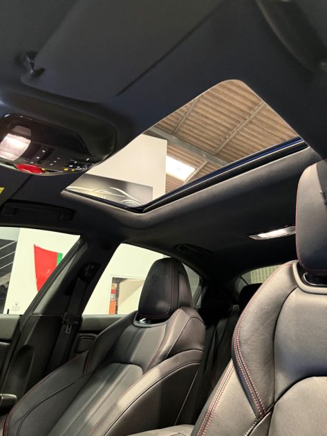 MAGNIFIQUE MASERATI GHIBLI 2.0 L4 330CH HYBRID GRAND SPORT (TOIT OUVRANT, INTERIEURE SPORTIVE,)⭐️⭐️⭐️⭐️⭐️