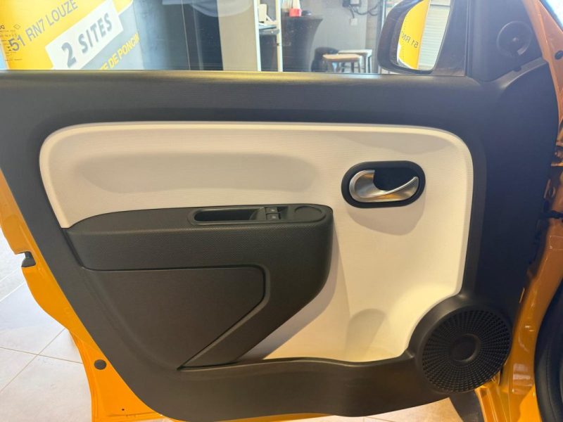 RENAULT TWINGO  3 SCE 75 LIMITED RADAR AR / ENTRETIEN RENAULT 