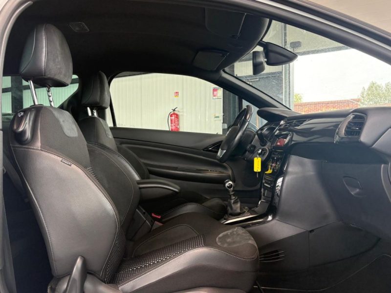 🚗 CITROËN DS3 1.6 THP 156ch ⚙️  📡 Radar de recul 🪑 Alcantara 🛞 Volant cuir