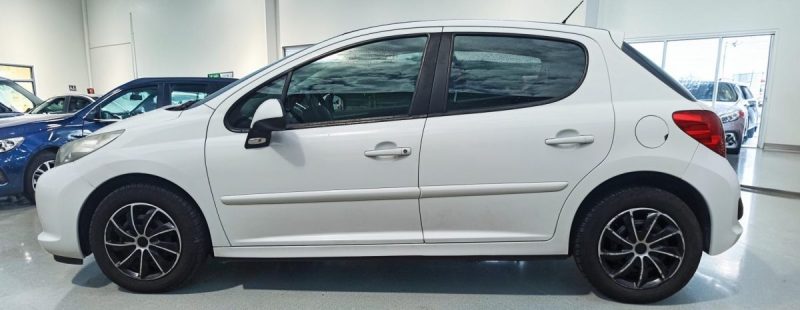 PEUGEOT 207 1.4 75CV 5PORTES TOIT PANORAMIQUE GARANTIE 6MOIS