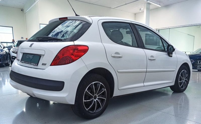 PEUGEOT 207 1.4 75CV 5PORTES TOIT PANORAMIQUE GARANTIE 6MOIS