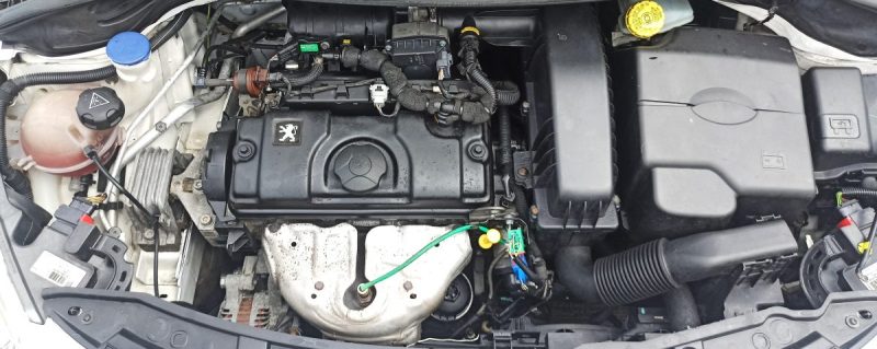 PEUGEOT 207 1.4 75CV 5PORTES TOIT PANORAMIQUE GARANTIE 6MOIS