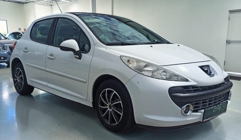 PEUGEOT 207 1.4 75CV 5PORTES TOIT PANORAMIQUE GARANTIE 6MOIS