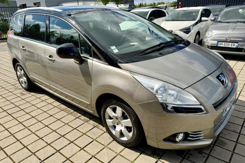 PEUGEOT 5008 1.6 HDI 112 PREMIUM BMP6 