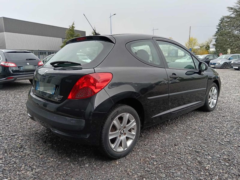 PEUGEOT 207 1.4 16V 90 cv (TU) URBAN CLIM / CT OK / Distribution ok à jour / Suivi factures