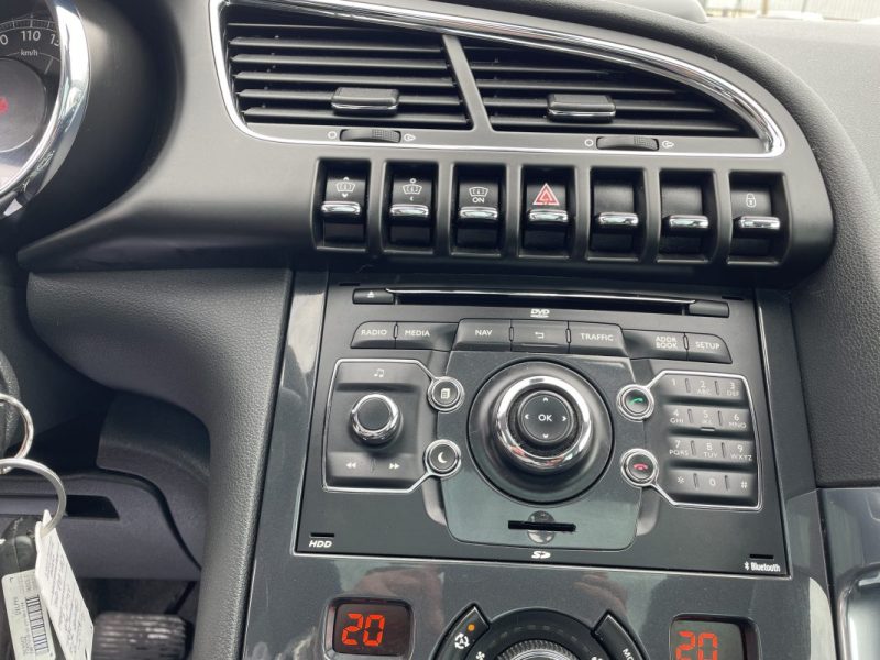 PEUGEOT 3008 2.0 L  HDI HYBRID 4 200CV  GARANTIE 3/12 MOIS 2013