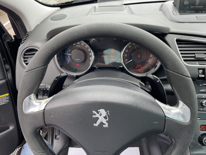PEUGEOT 3008 2.0 L  HDI HYBRID 4 200CV  GARANTIE 3/12 MOIS 2013