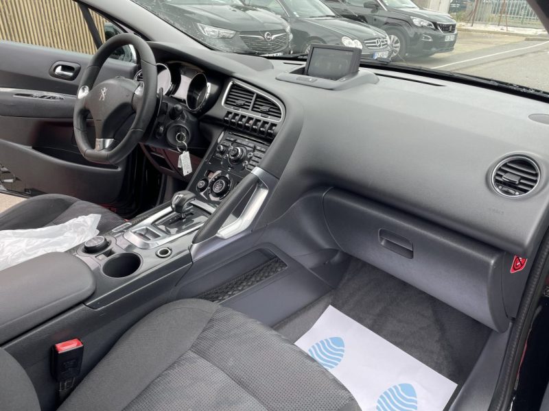 PEUGEOT 3008 2.0 L  HDI HYBRID 4 200CV  GARANTIE 3/12 MOIS 2013