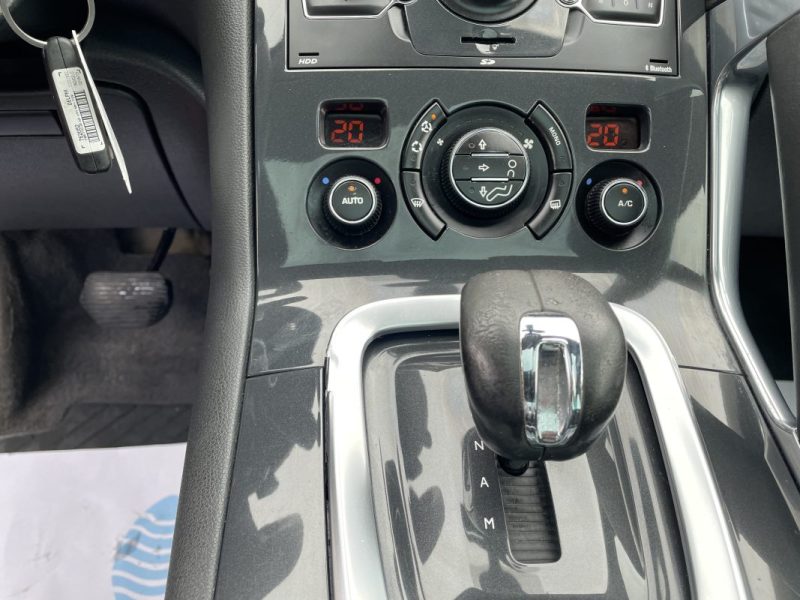 PEUGEOT 3008 2.0 L  HDI HYBRID 4 200CV  GARANTIE 3/12 MOIS 2013