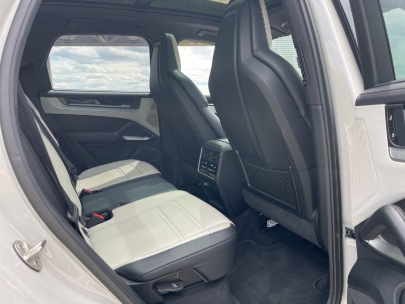 PORSCHE CAYENNE III 3.0 V6 519CH S E-HYBRID PORSCHE APPROVED ECRAN PASSAGER