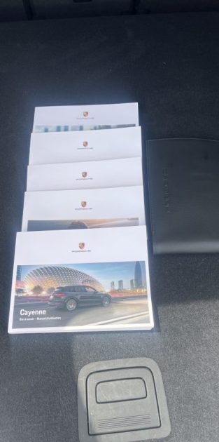 PORSCHE CAYENNE III 3.0 V6 519CH S E-HYBRID PORSCHE APPROVED ECRAN PASSAGER