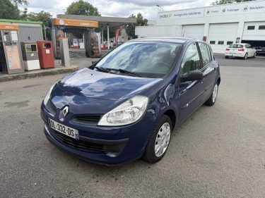 RENAULT CLIO III CONFORT DYNAMIQUE 1.2 16V 