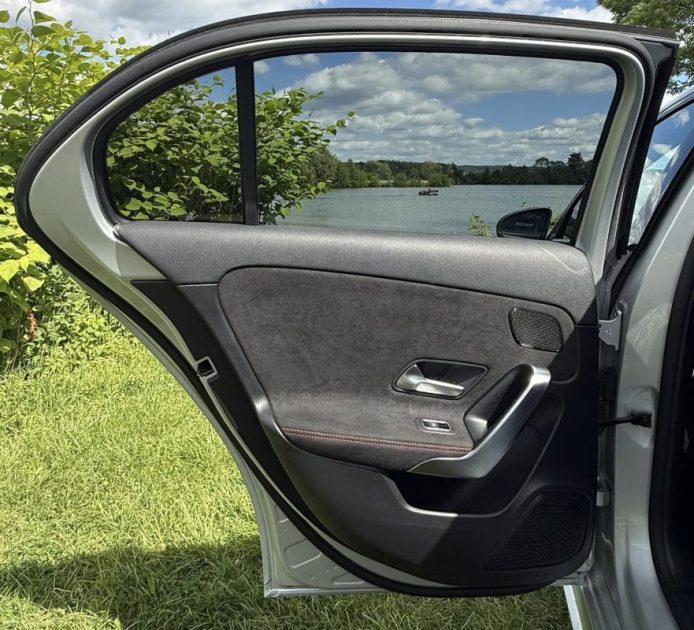 MERCEDES A200D AMG LINE 2.0 150ch DCT8 SIÈGES CHAUFFANT / TOIT OUVRANT / SIÈGES ELECTRIQUES