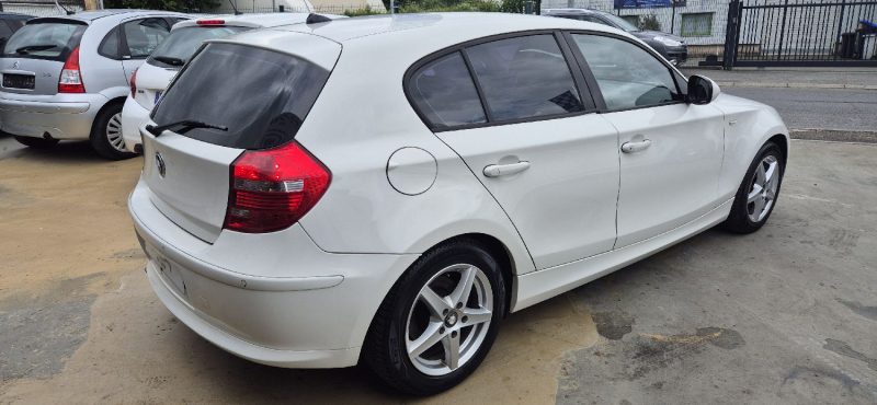 BMW SERIE 1 116D EDITION BLACK AND WHITE 2011