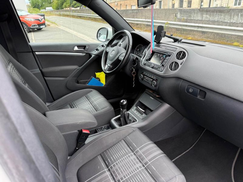 VOLKSWAGEN TIGUAN 2.0 TDI 140CH BLUEMOTION LOUGNE