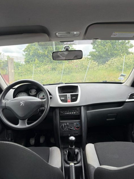 PEUGEOT 207 1.4 VTI 95ch  PREMIUM