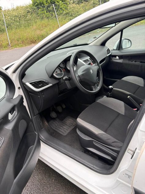PEUGEOT 207 1.4 VTI 95ch  PREMIUM
