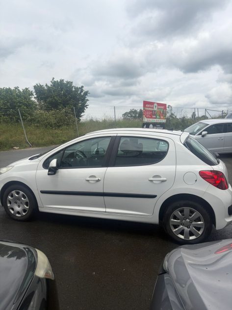PEUGEOT 207 1.4 VTI 95ch  PREMIUM