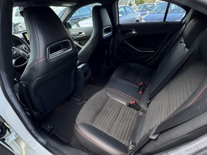 MERCEDES A180 PACK AMG FULL OPTIONS GPS/CLIM/CUIR/XENON 1er MAIN 