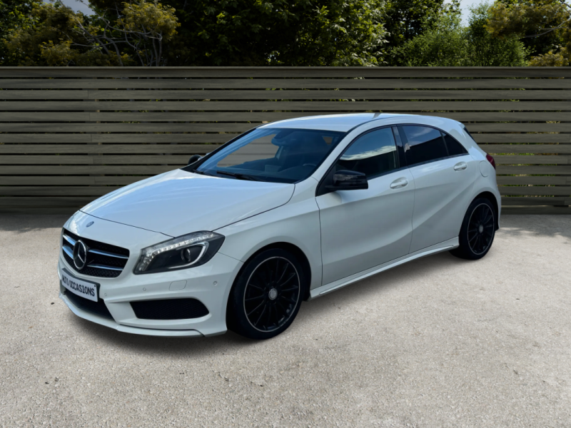 MERCEDES A180 PACK AMG FULL OPTIONS GPS/CLIM/CUIR/XENON 1er MAIN 