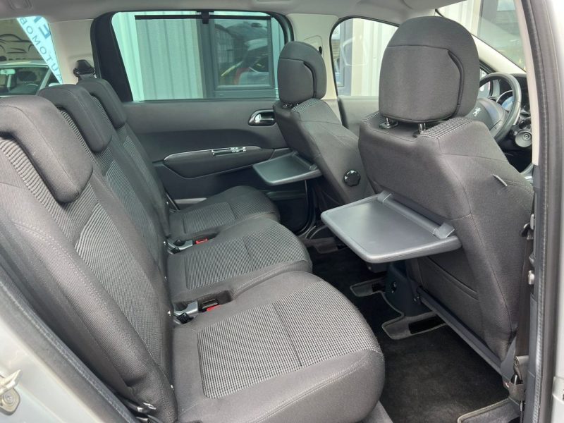 PEUGEOT 5008 BUSINESS-LINE 1,6 HDi 110CV