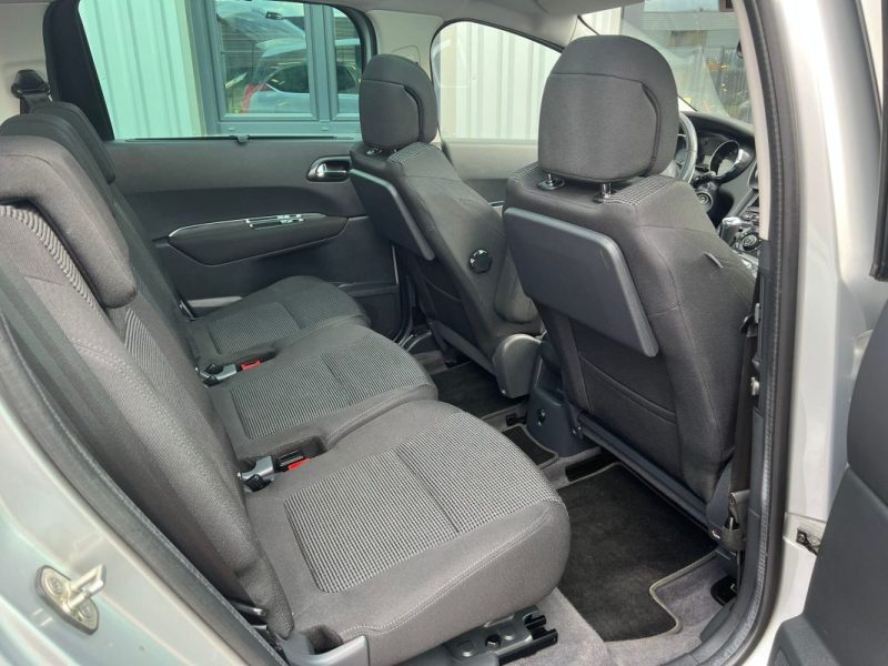PEUGEOT 5008 BUSINESS-LINE 1,6 HDi 110CV