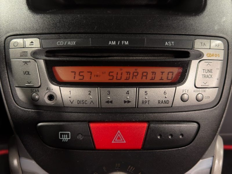 PEUGEOT 107 1.0 68 Cv 5 PORTES / PAIEMENT EN 4 FOIS PAR CB POSSIBLE