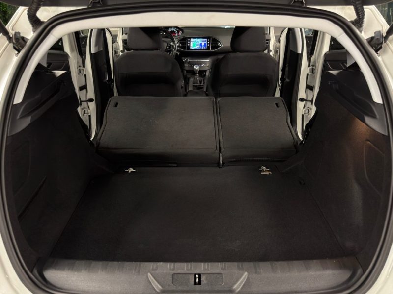 PEUGEOT 308 II PHASE 2 STYLE 1.2 TURBO 110 Cv ECRAN TACTILE / CRIT AIR 1 - GARANTIE 1 AN