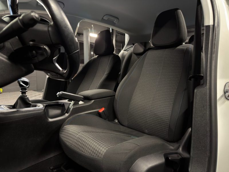 PEUGEOT 308 II PHASE 2 STYLE 1.2 TURBO 110 Cv ECRAN TACTILE / CRIT AIR 1 - GARANTIE 1 AN