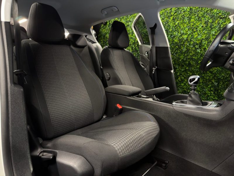 PEUGEOT 308 II PHASE 2 STYLE 1.2 TURBO 110 Cv ECRAN TACTILE / CRIT AIR 1 - GARANTIE 1 AN