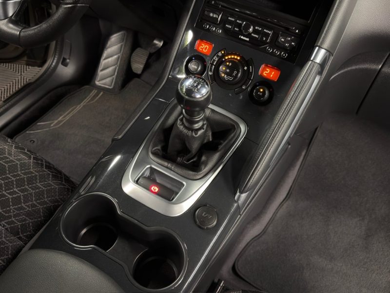 PEUGEOT 3008 PHASE 2 STYLE 1.2 TURBO 130 Cv 1ERE MAIN / ORIGINE FRANCE CRIT AIR 1 - GARANTIE 1 AN