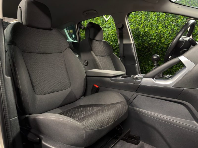 PEUGEOT 3008 PHASE 2 STYLE 1.2 TURBO 130 Cv 1ERE MAIN / ORIGINE FRANCE CRIT AIR 1 - GARANTIE 1 AN