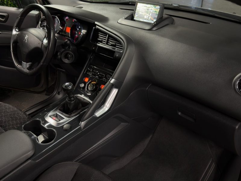 PEUGEOT 3008 PHASE 2 STYLE 1.2 TURBO 130 Cv 1ERE MAIN / ORIGINE FRANCE CRIT AIR 1 - GARANTIE 1 AN