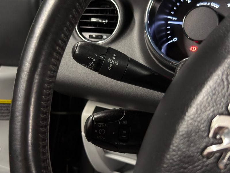 PEUGEOT 3008 PHASE 2 FELINE 2.0 HDI 163 Cv BOITE AUTO TOIT PANO CUIR CAMERA ATTELAGE - GARANTIE 1 AN