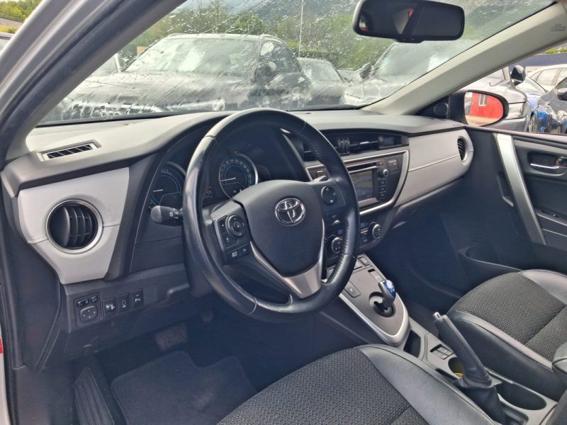 TOYOTA AURIS 136H HYBRID DYNAMIC  CAMERA GPS SIEGES CHAUFFANTS 