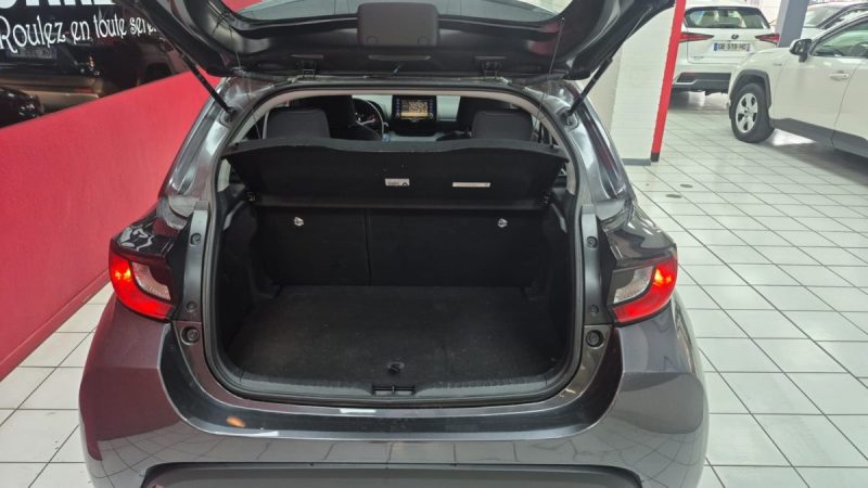 TOYOTA YARIS 4 BERLINE 116cv DYNAMIC BUSINESS/1 ERE MAIN/TVA RECUPERABLE