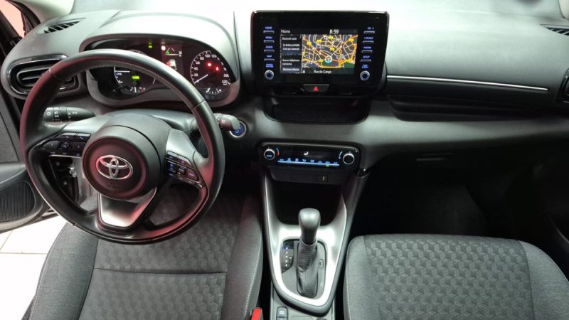 TOYOTA YARIS 4 BERLINE 116cv DYNAMIC BUSINESS/1 ERE MAIN/TVA RECUPERABLE