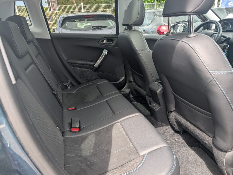 PEUGEOT 2008 1.2 PURE TECH 130CH CROSSWAY 9 ALL  GRIPP CONTROLE FULL OPTIONS GARANTIE 12 MOIS   