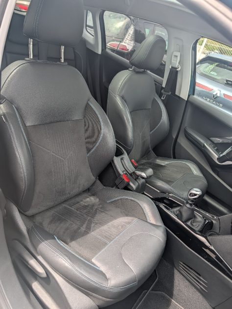PEUGEOT 2008 1.2 PURE TECH 130CH CROSSWAY 9 ALL  GRIPP CONTROLE FULL OPTIONS GARANTIE 12 MOIS   