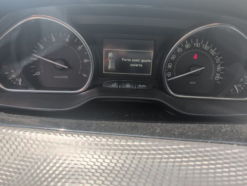 PEUGEOT 2008 1.2 PURE TECH 130CH CROSSWAY 9 ALL  GRIPP CONTROLE FULL OPTIONS GARANTIE 12 MOIS   