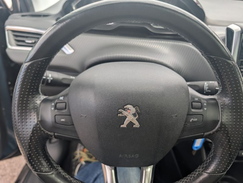 PEUGEOT 2008 1.2 PURE TECH 130CH CROSSWAY 9 ALL  GRIPP CONTROLE FULL OPTIONS GARANTIE 12 MOIS   