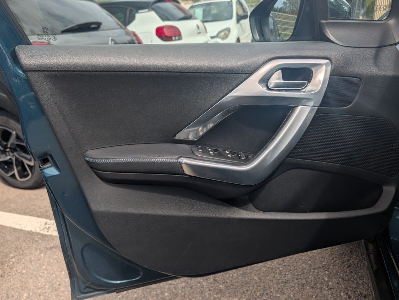 PEUGEOT 2008 1.2 PURE TECH 130CH CROSSWAY 9 ALL  GRIPP CONTROLE FULL OPTIONS GARANTIE 12 MOIS   