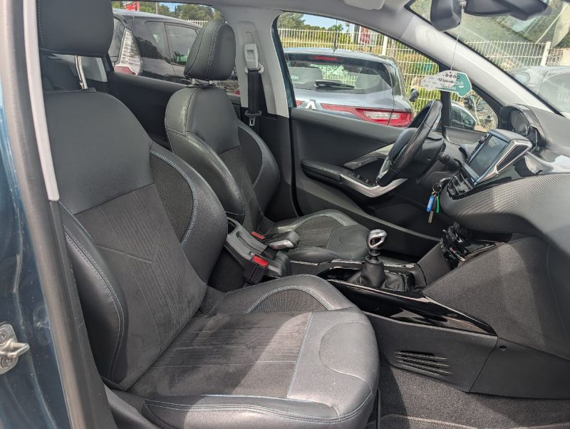PEUGEOT 2008 1.2 PURE TECH 130CH CROSSWAY 9 ALL  GRIPP CONTROLE FULL OPTIONS GARANTIE 12 MOIS   