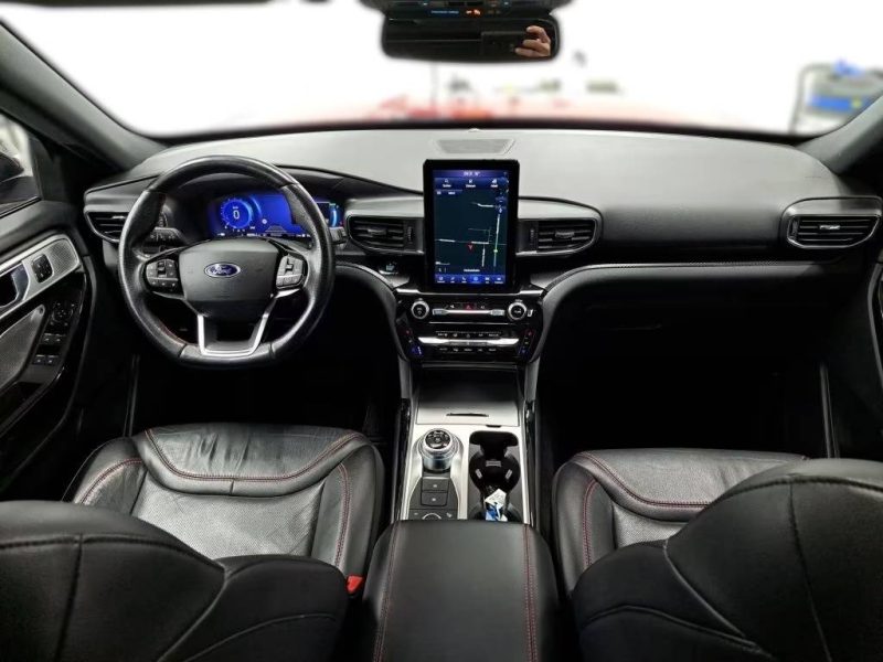 FORD EXPLORER PHEV ST-LINE 457ch / TOIT PANO / CAMÉRA 360 / B&O / ATTELAGE